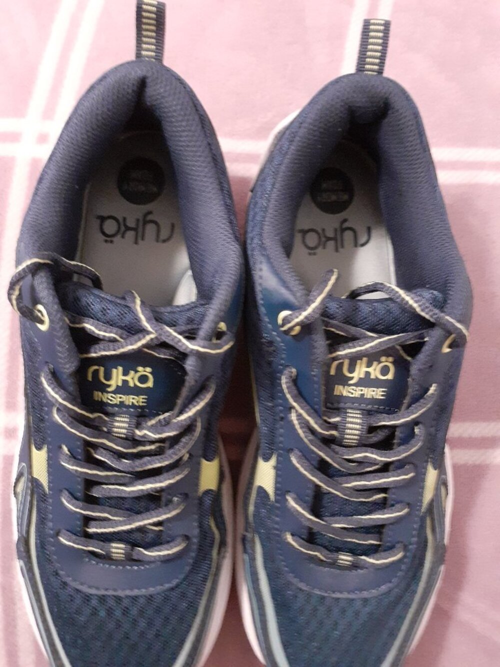 RYKA INSPIRE WALKING SHOES WOMEN NEW NEVER WORN